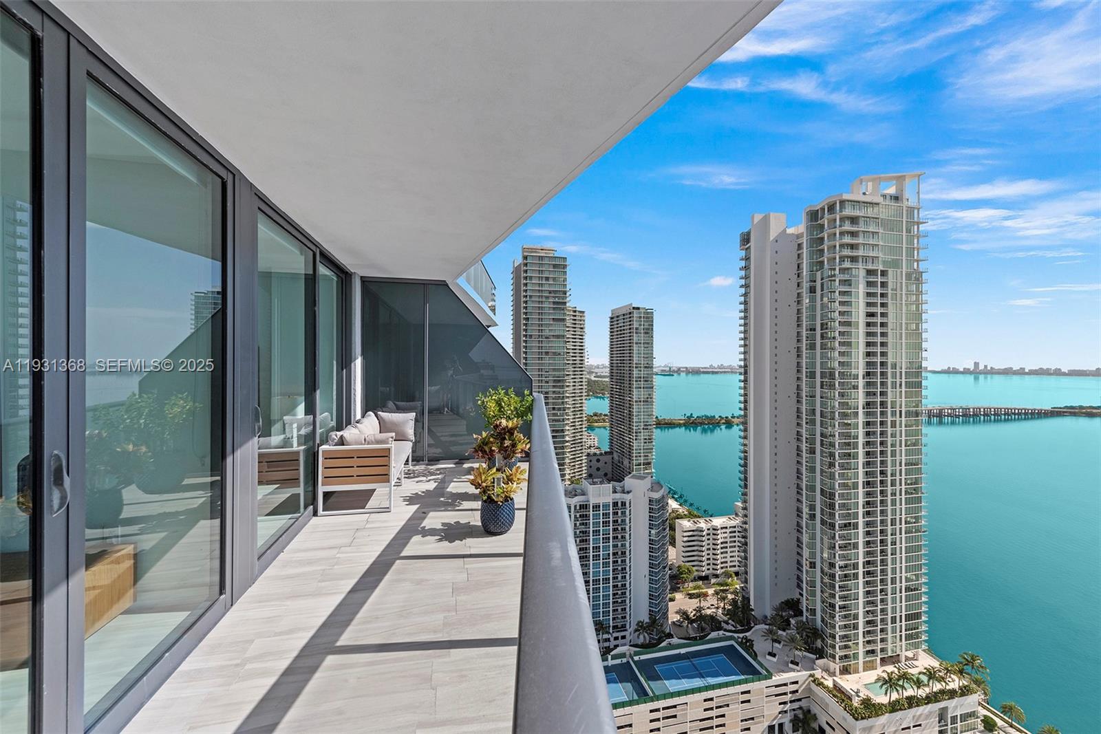 460 NE 28th St #3903, Miami FL 33137