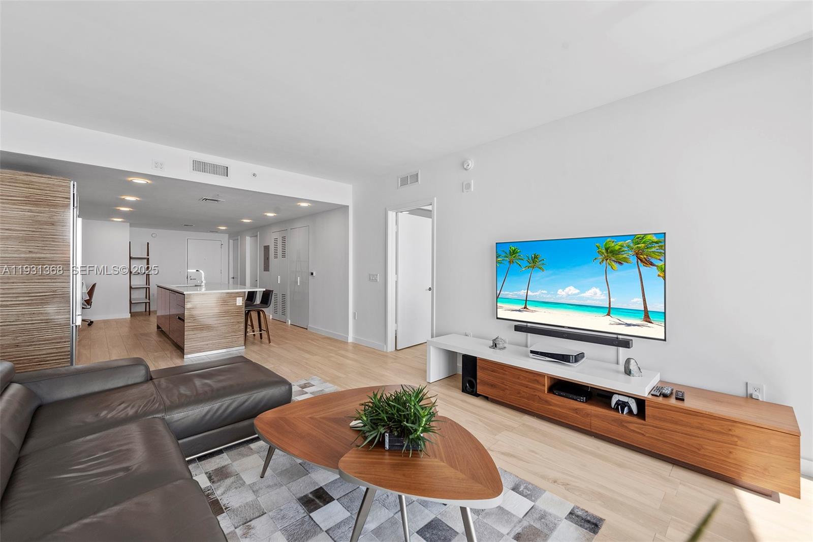 460 NE 28th St #3903, Miami FL 33137