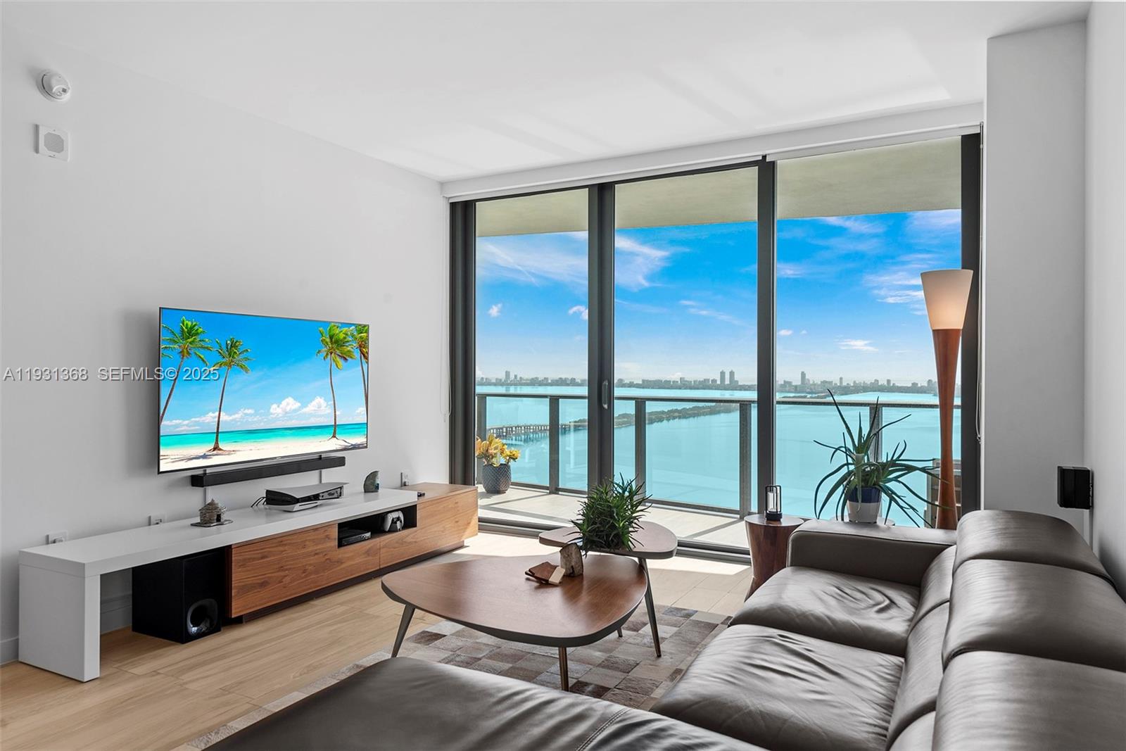 460 NE 28th St #3903, Miami FL 33137