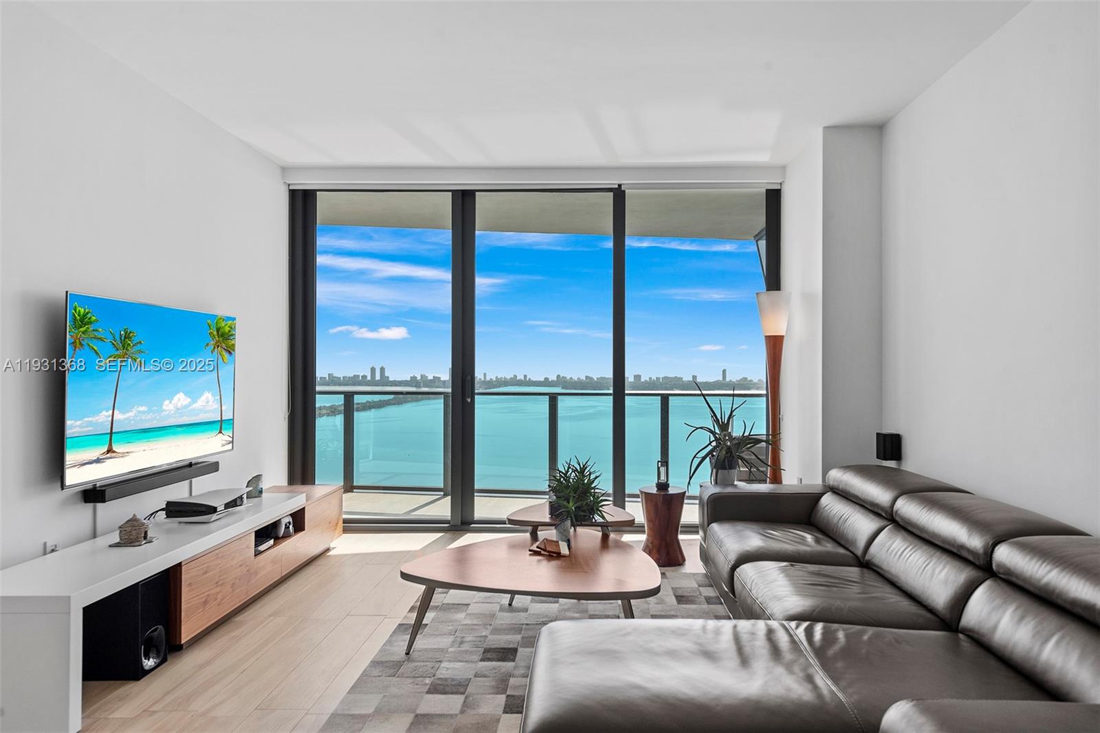 460 NE 28th St #3903, Miami FL 33137