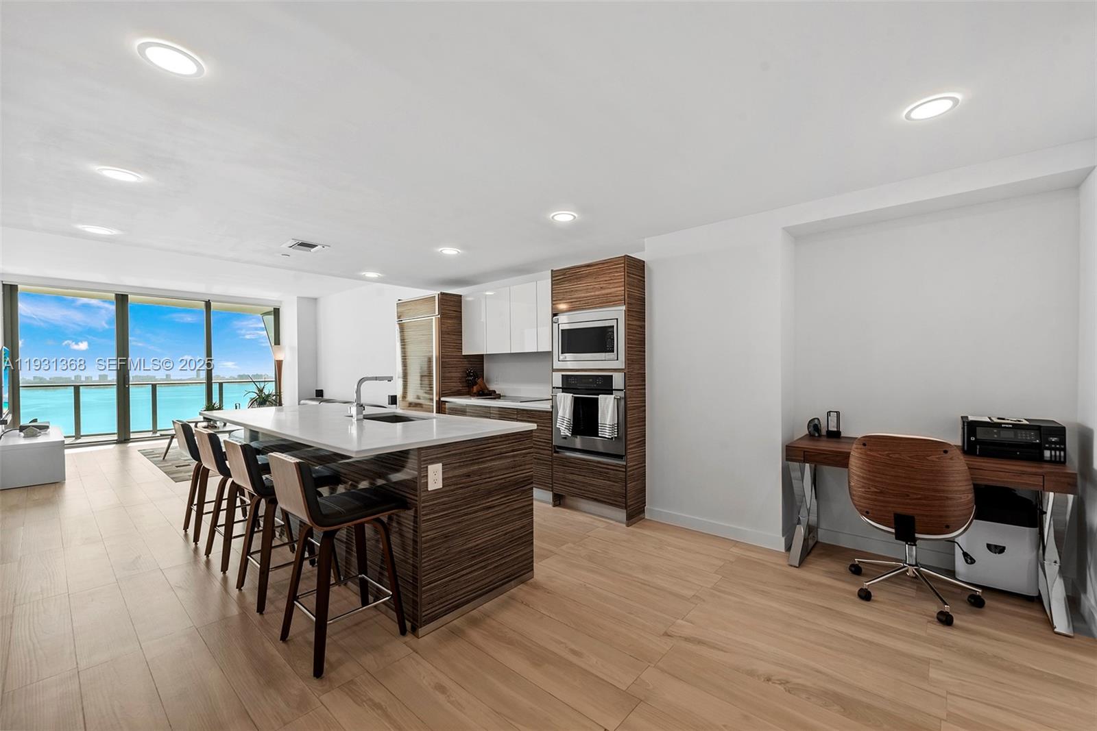 460 NE 28th St #3903, Miami FL 33137
