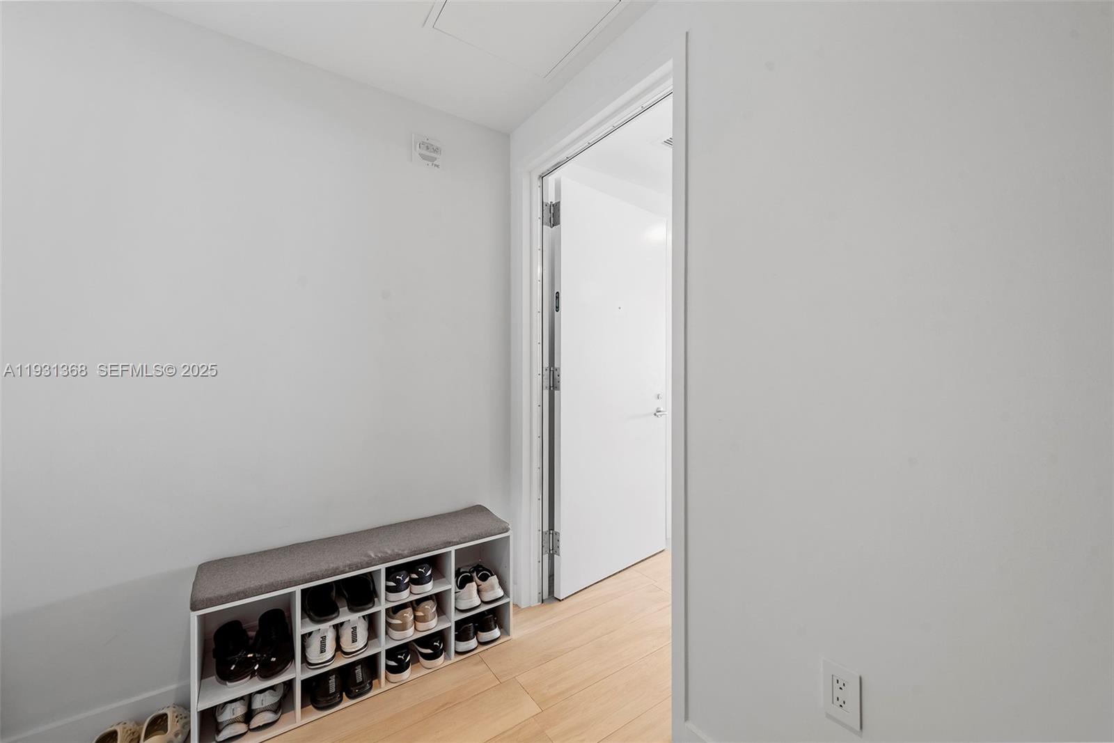 460 NE 28th St #3903, Miami FL 33137