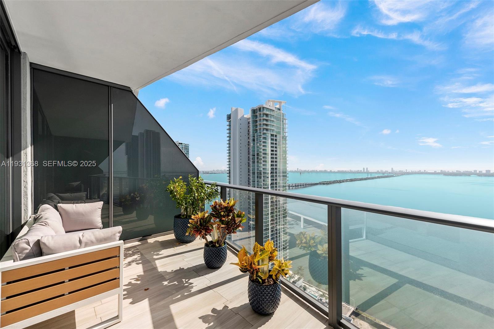 460 NE 28th St #3903, Miami FL 33137