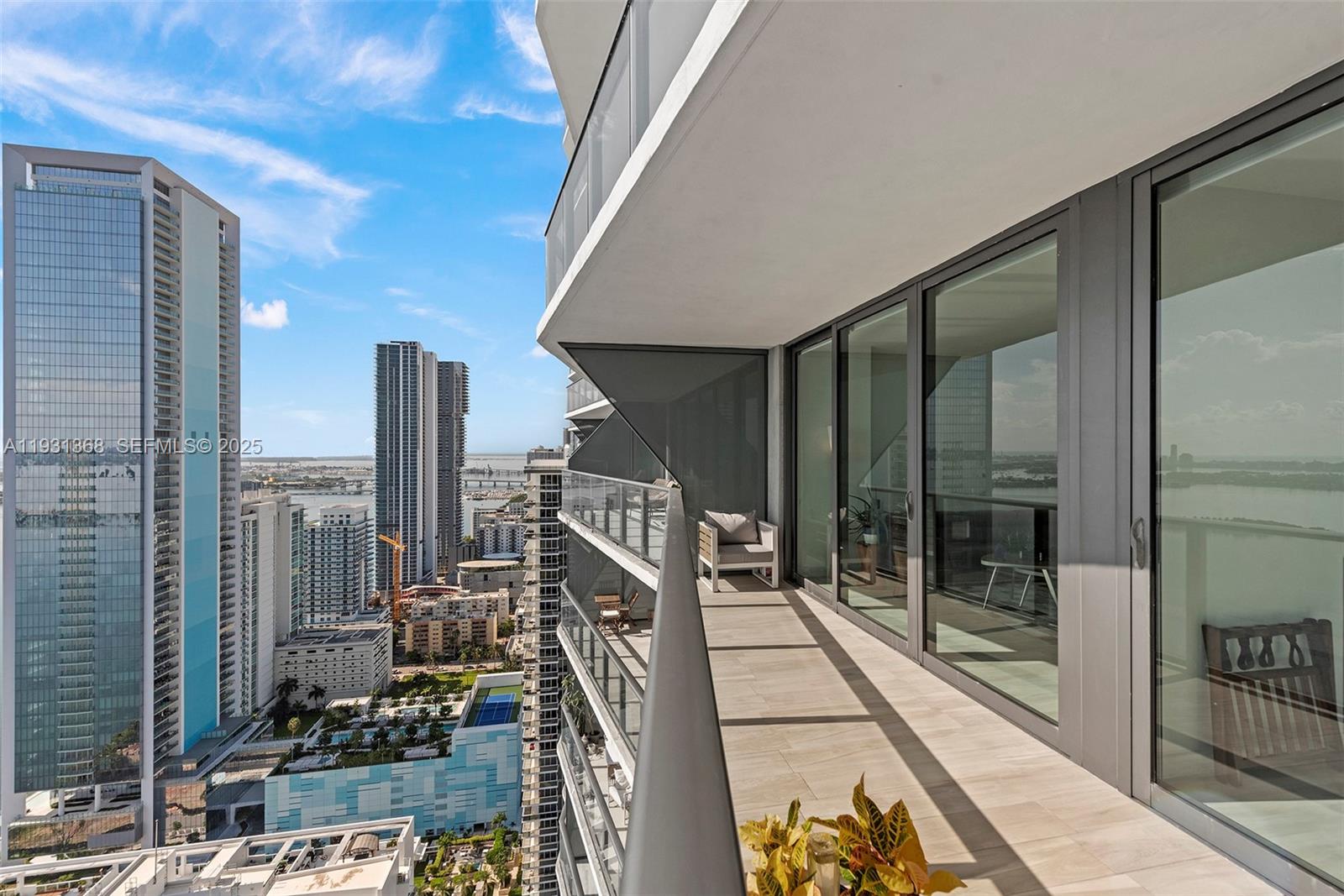 460 NE 28th St #3903, Miami FL 33137
