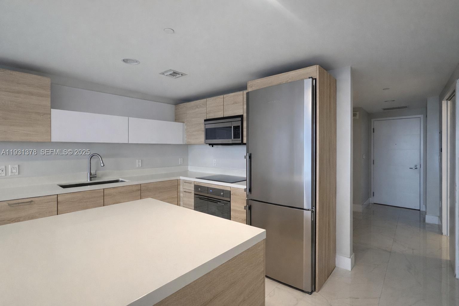 16385 Biscayne Blvd #1102, North Miami Beach FL 33160