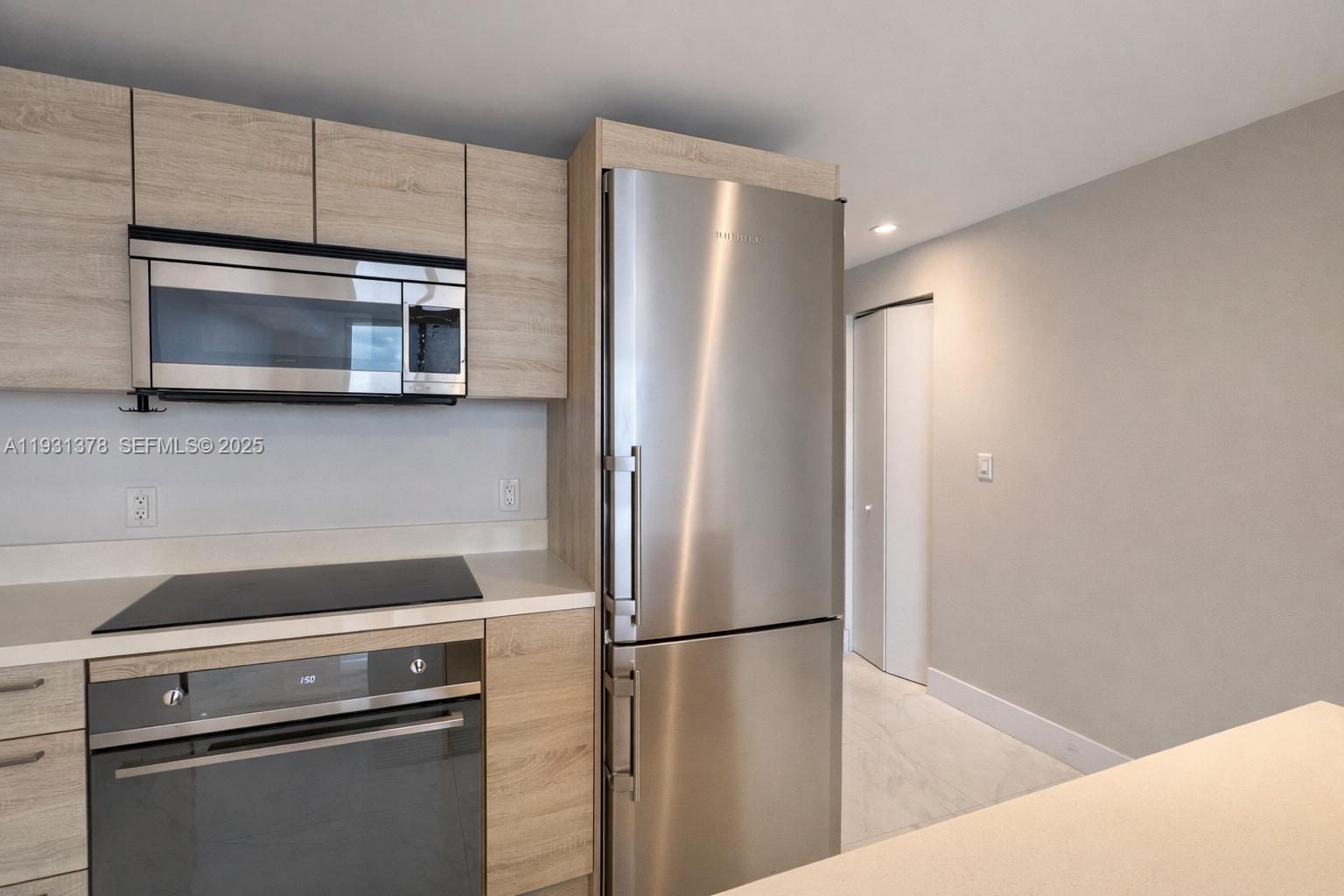 16385 Biscayne Blvd #1102, North Miami Beach FL 33160