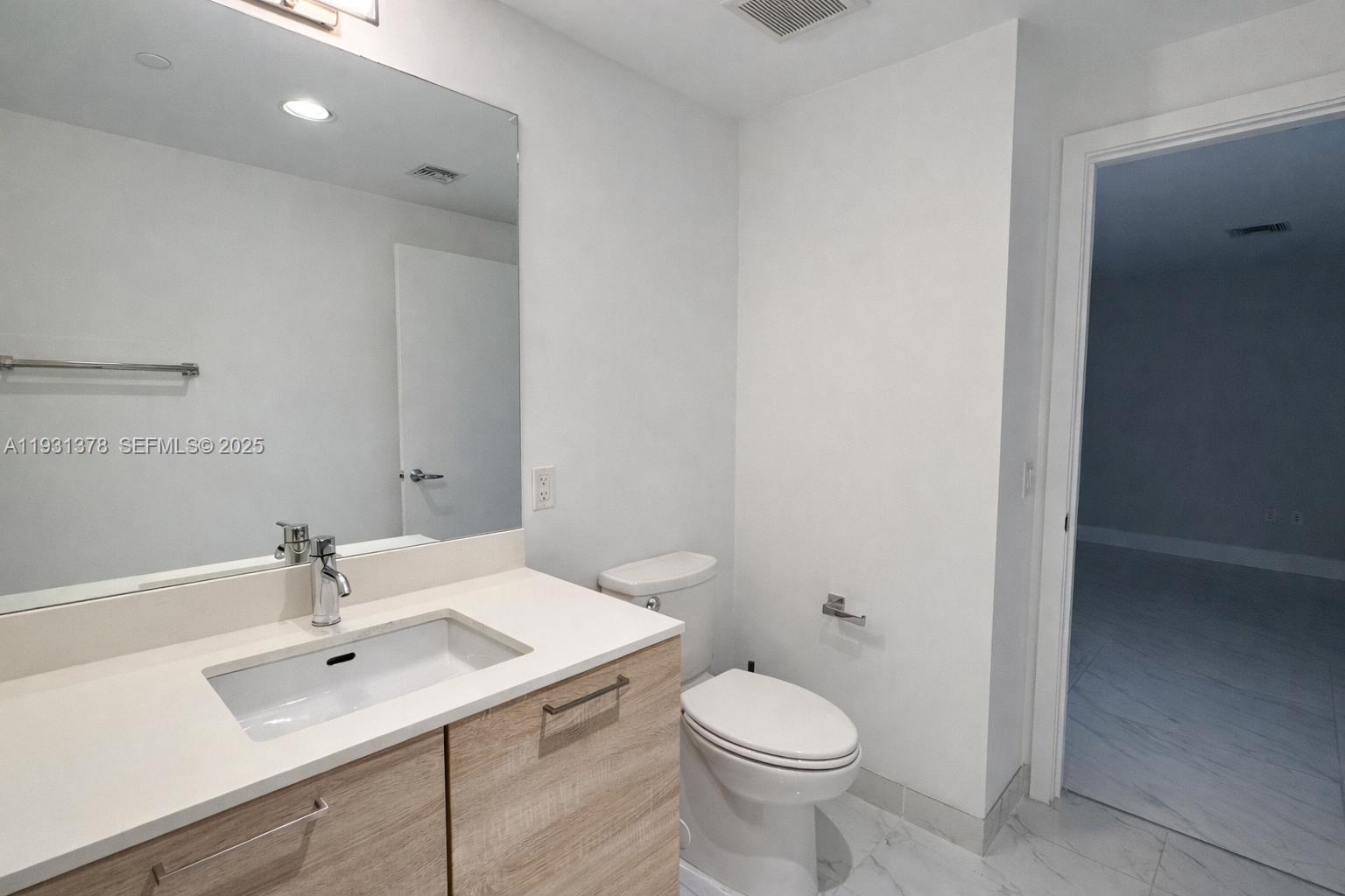 16385 Biscayne Blvd #1102, North Miami Beach FL 33160