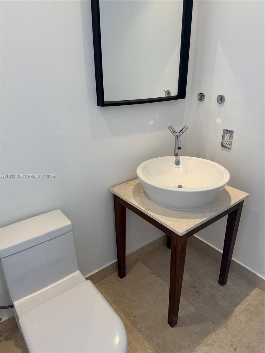450 Alton Rd #2508, Miami Beach FL 33139