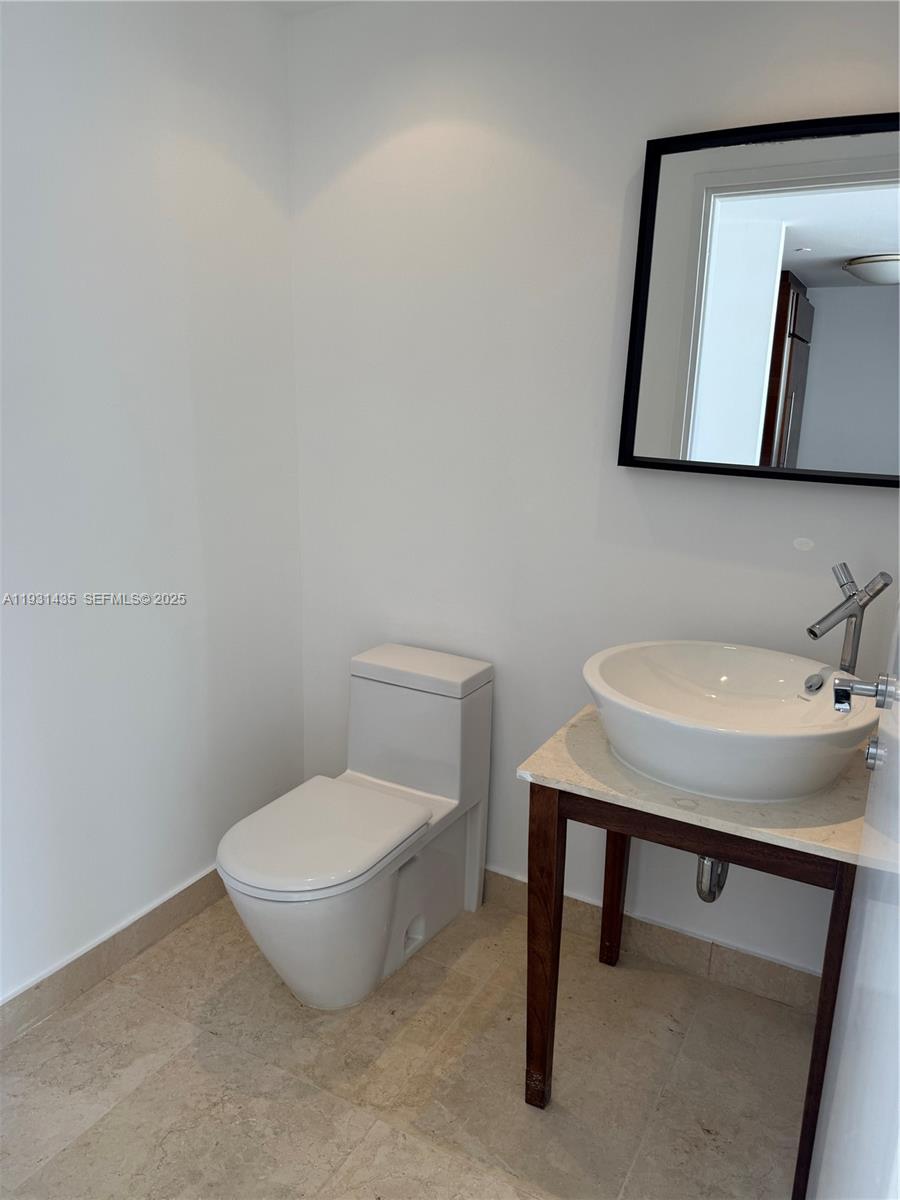 450 Alton Rd #2508, Miami Beach FL 33139
