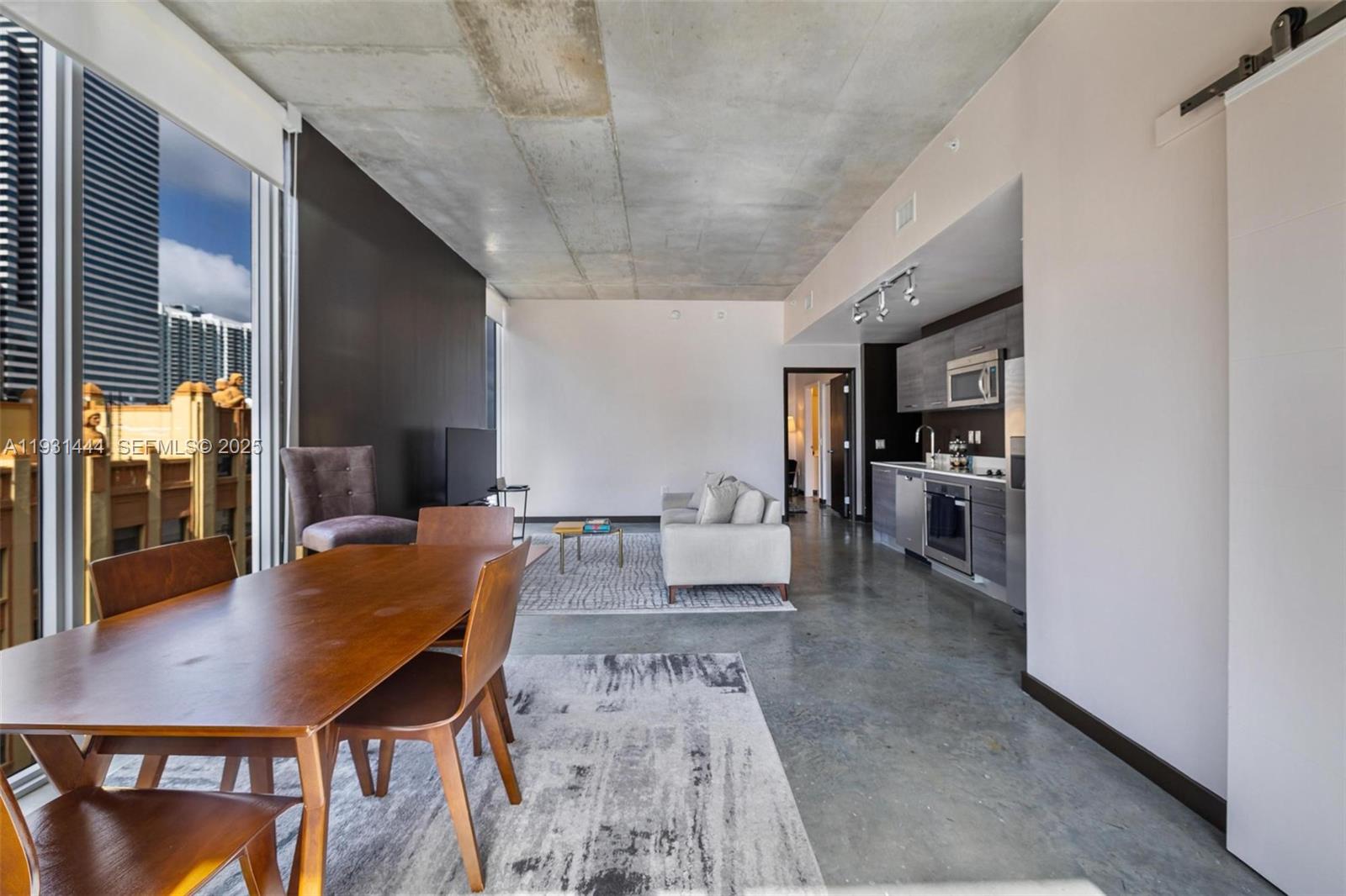 151 SE 1st St #401, Miami FL 33131