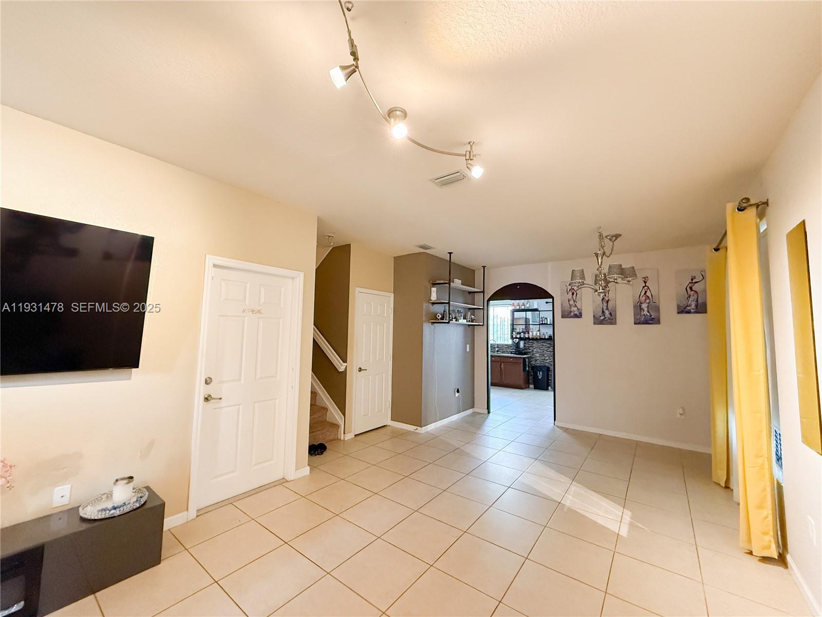 3184 NW 32nd St, Oakland Park FL 33309