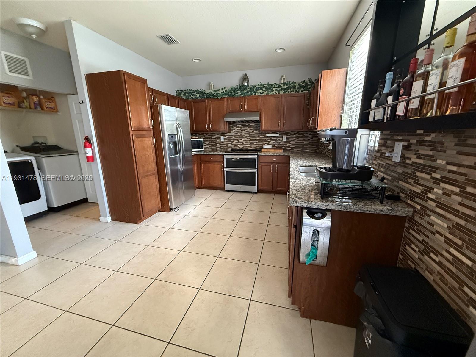 3184 NW 32nd St, Oakland Park FL 33309