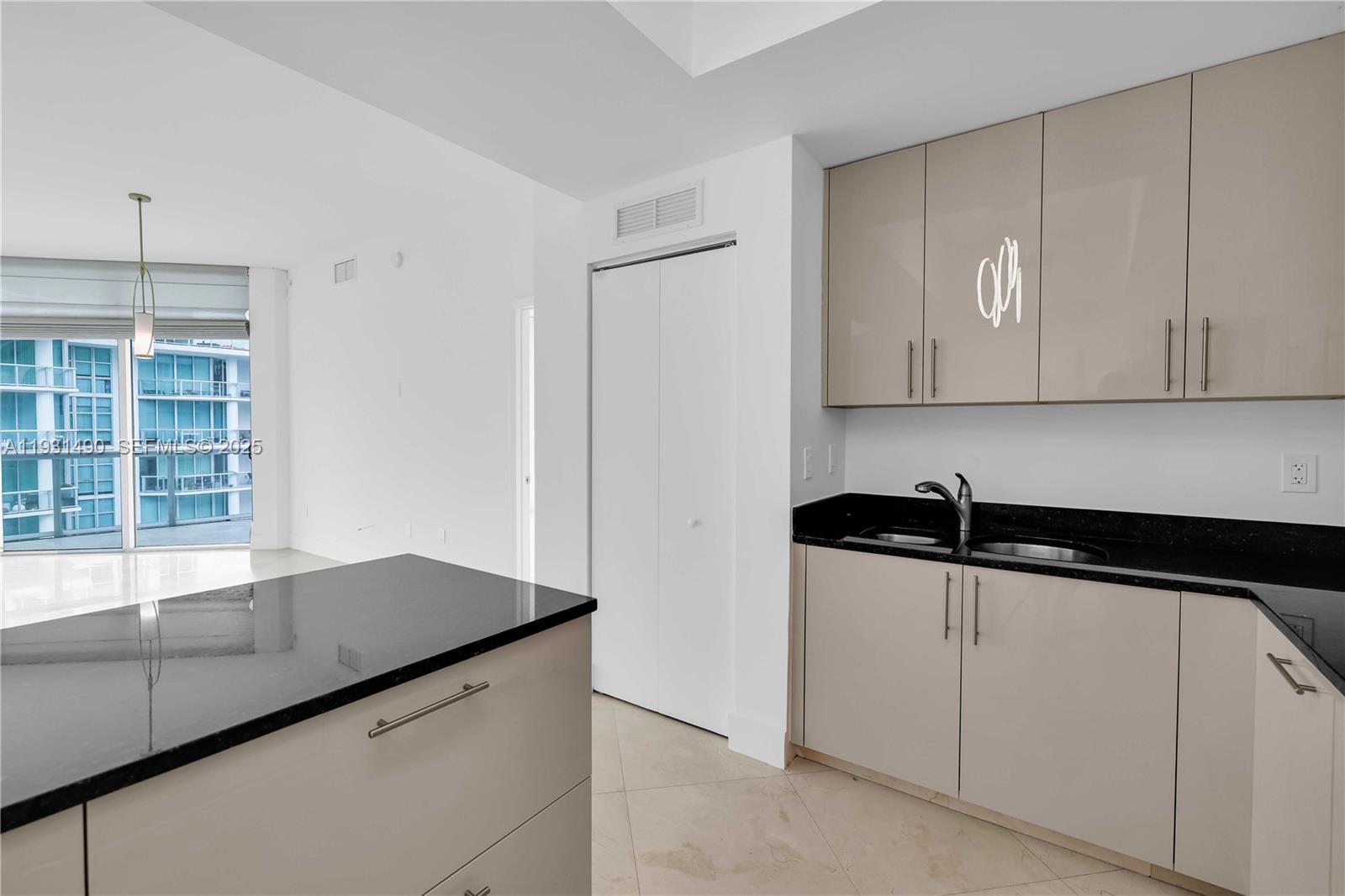 3131 NE 188th St #2-1005, Aventura FL 33180