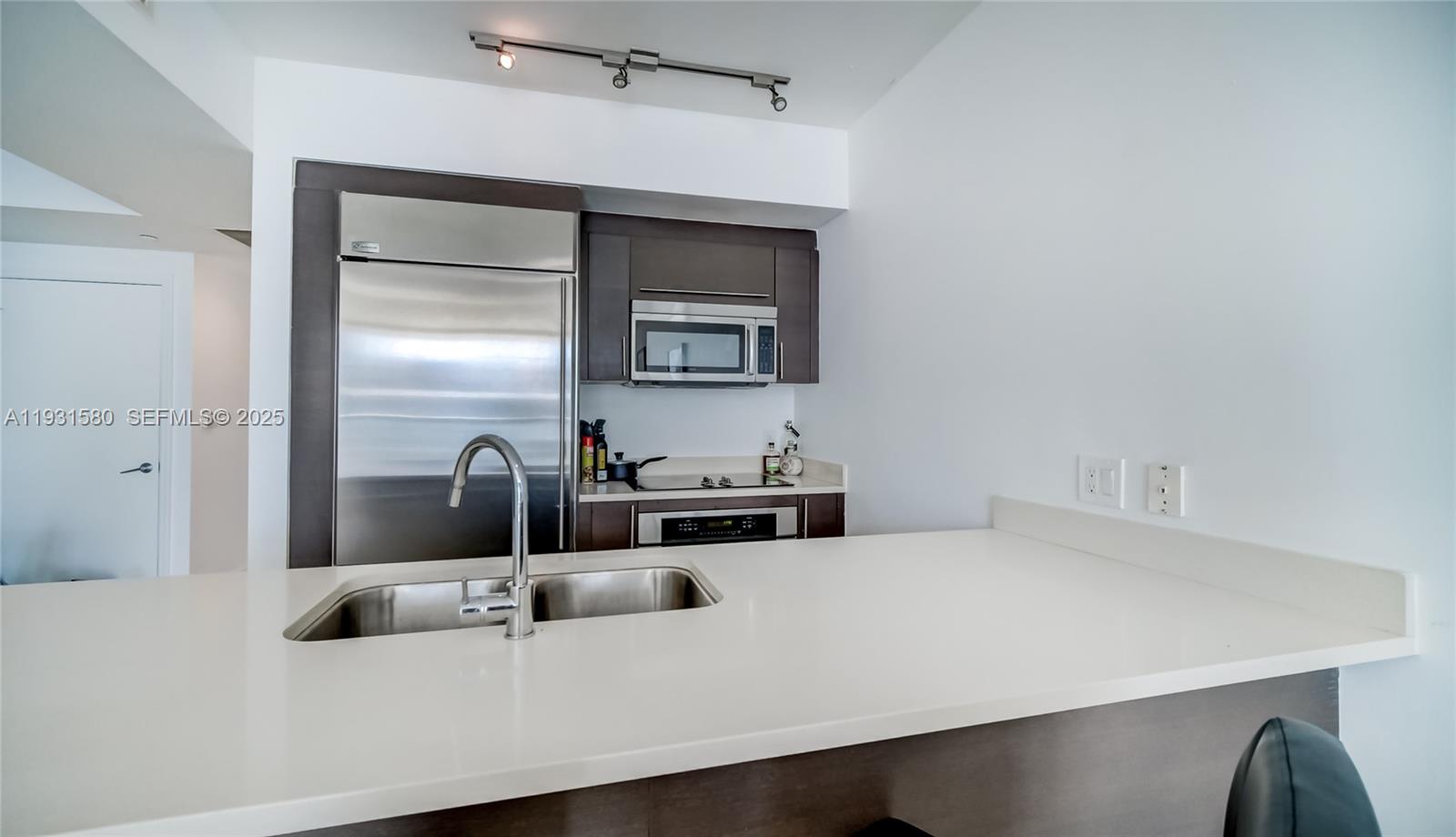 55 SE 6th St #2700, Miami FL 33131