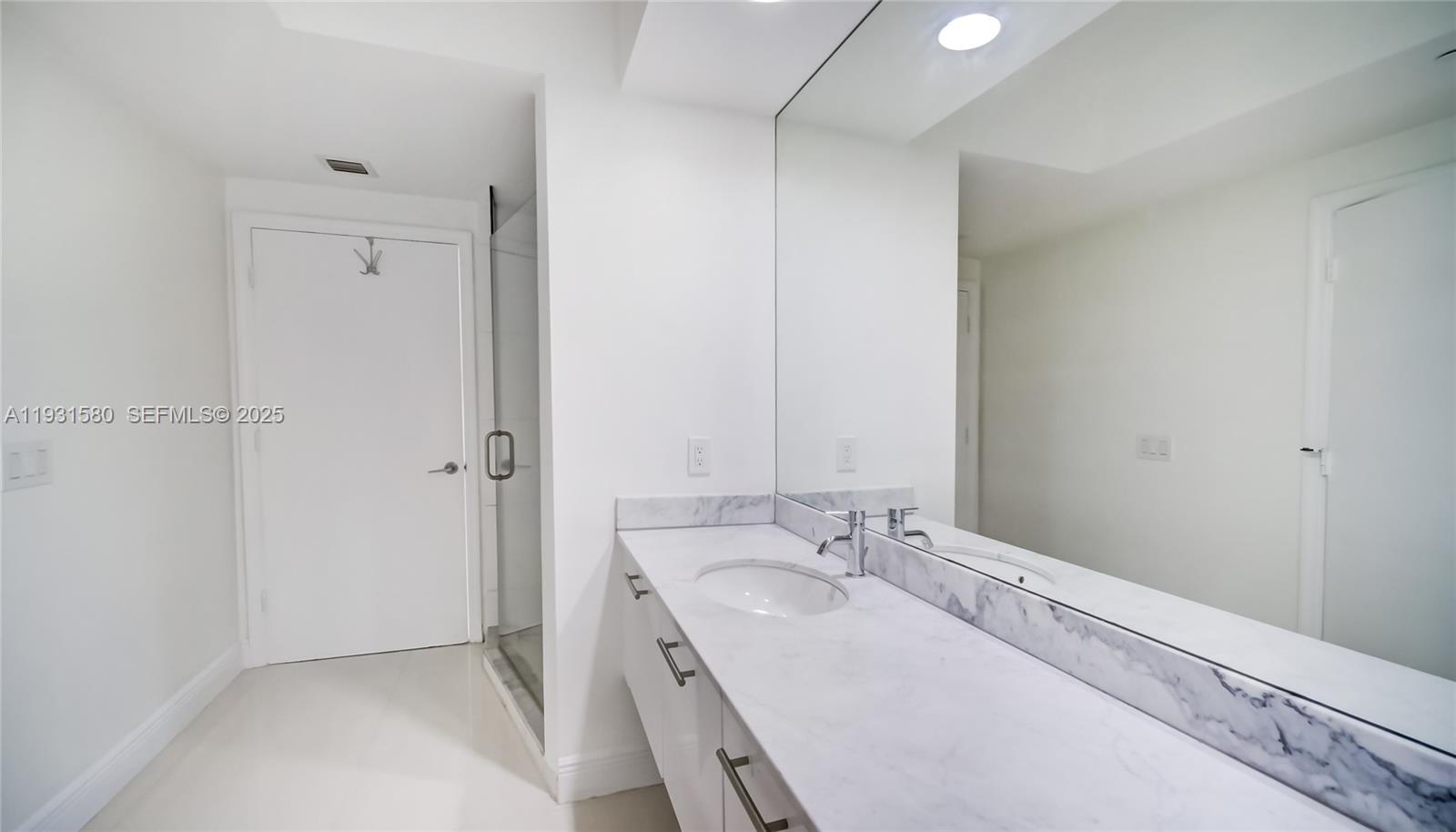 55 SE 6th St #2700, Miami FL 33131