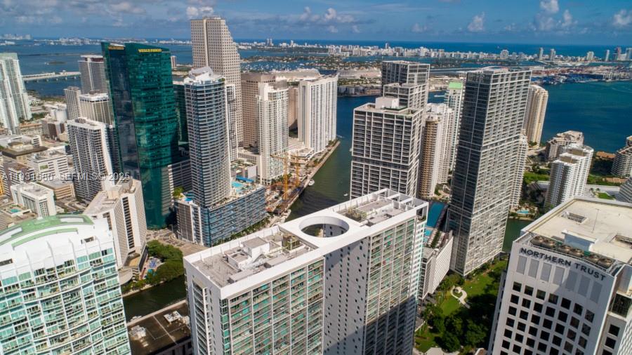 55 SE 6th St #2700, Miami FL 33131