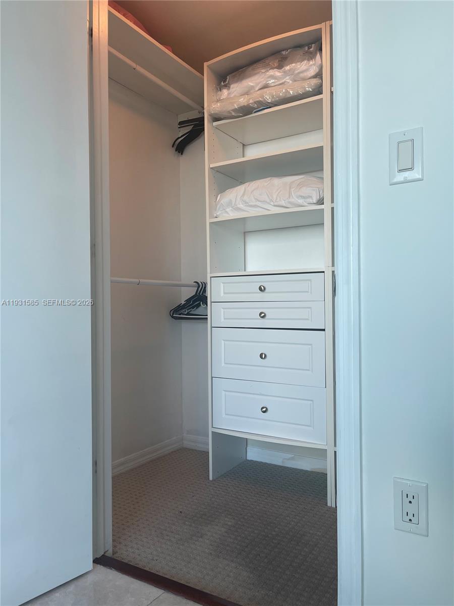 500 Brickell Ave #3105, Miami FL 33131