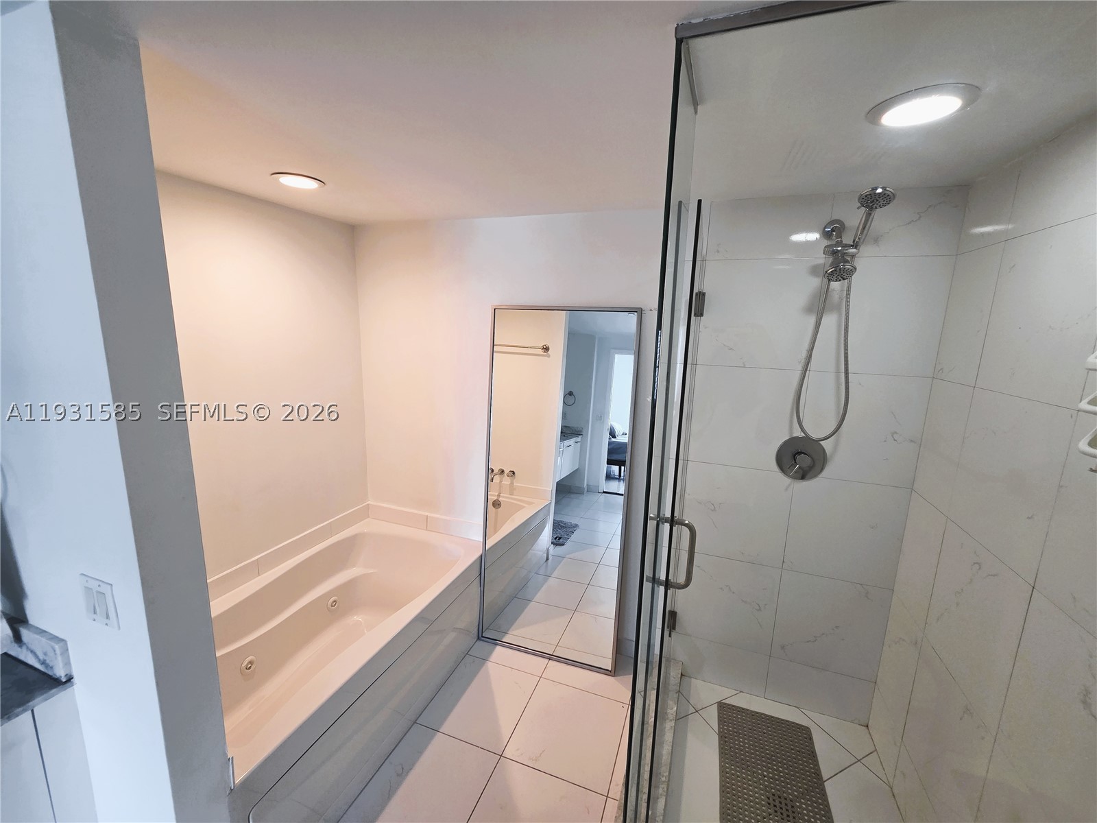 500 Brickell Ave #3105, Miami FL 33131