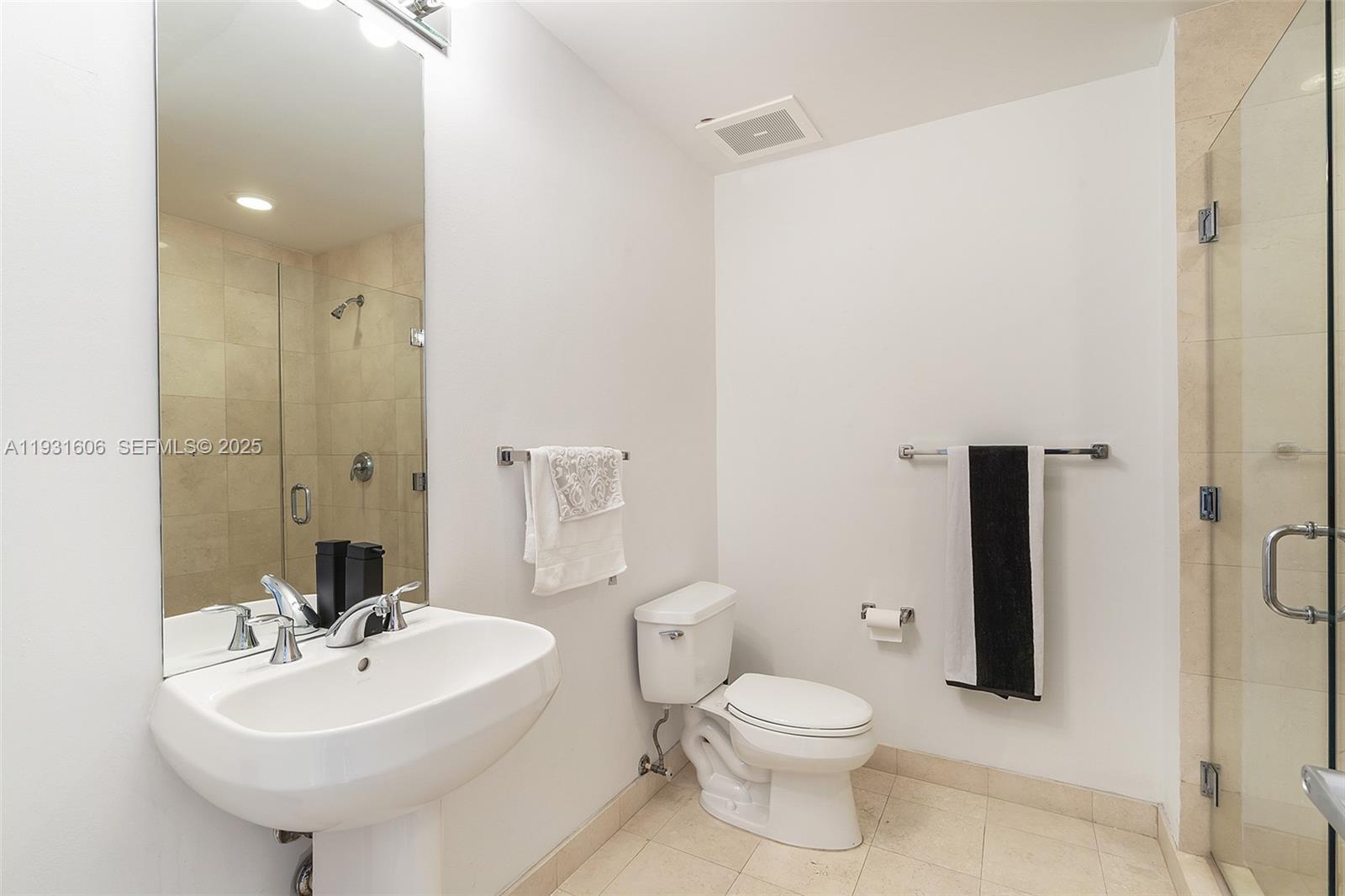 1050 Brickell Ave #212, Miami FL 33131