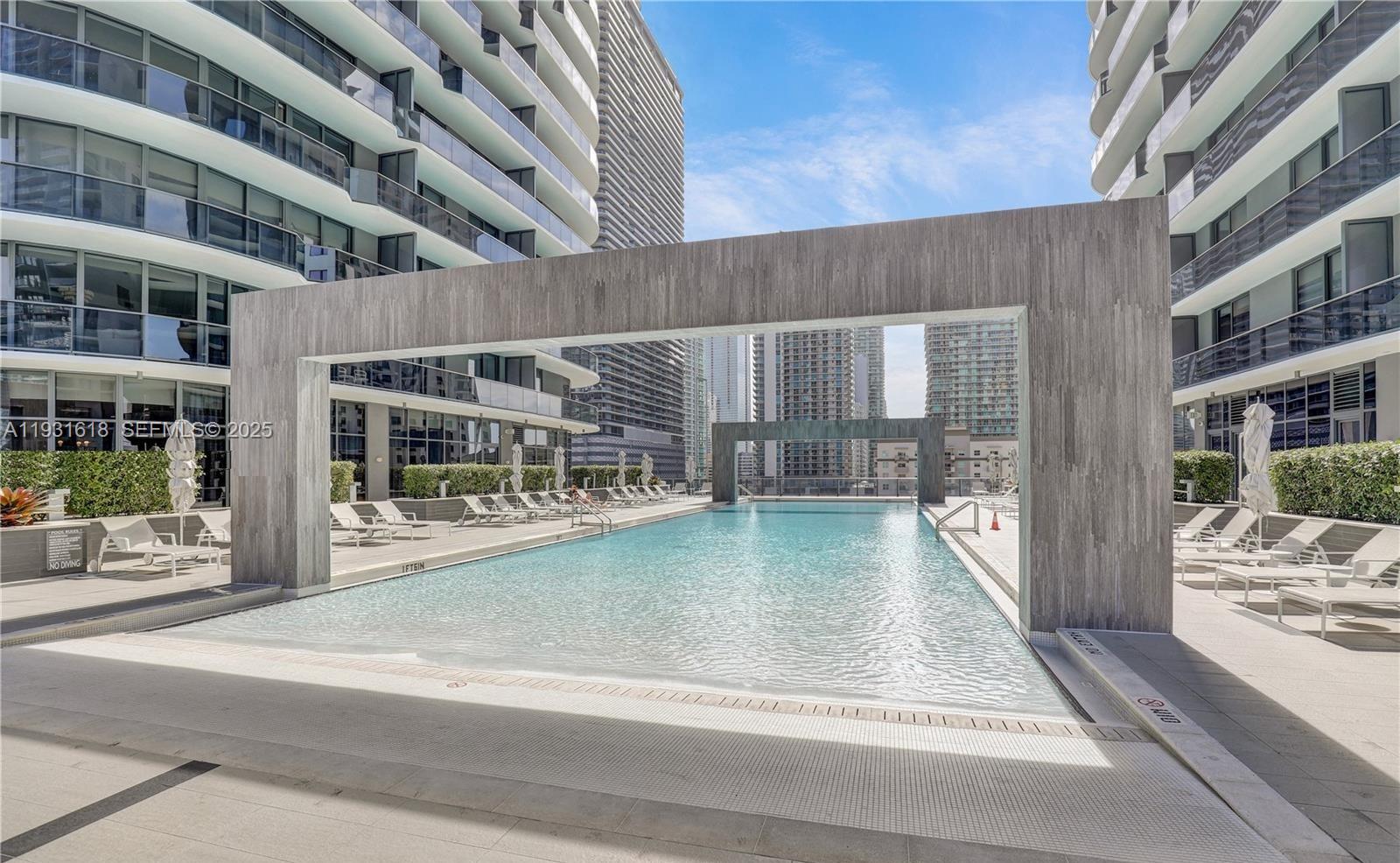 55 SW 9th St #3707, Miami FL 33130
