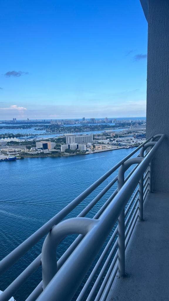 335 S BISCAYNE BL #UPH-00, Miami FL 33131