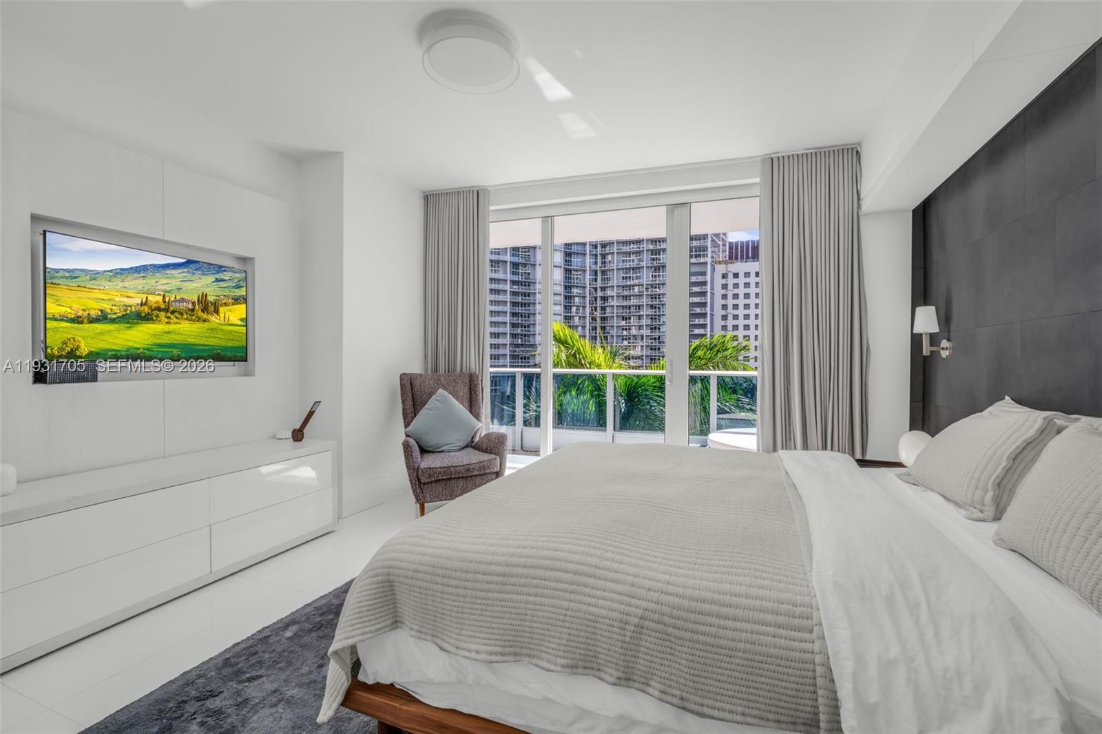 200 Biscayne Boulevard Way #309, Miami FL 33131