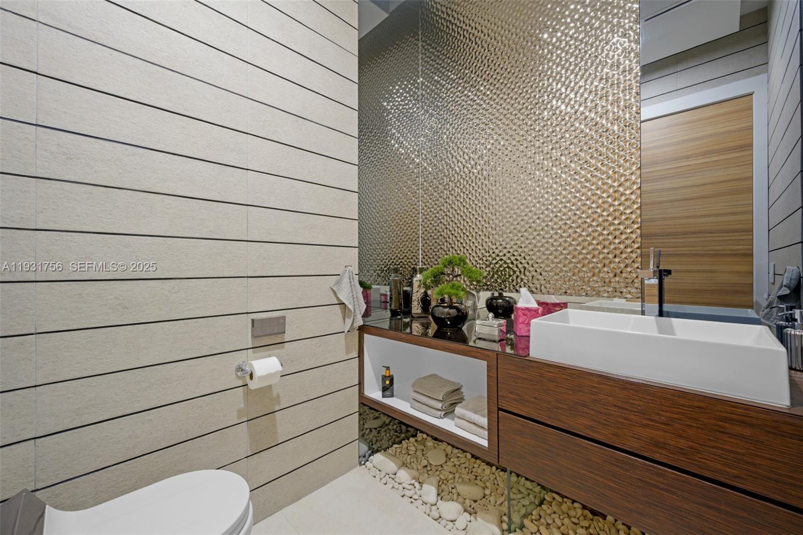 3260 NE 165th St, North Miami Beach FL 33160