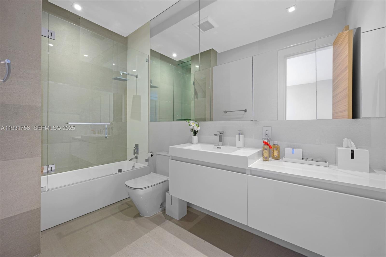 3260 NE 165th St, North Miami Beach FL 33160