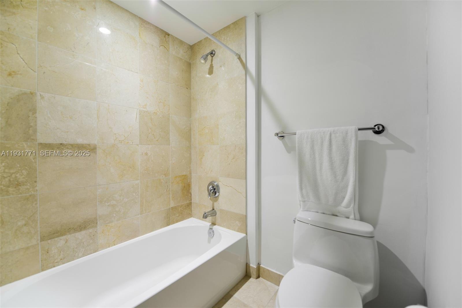 3131 NE 188th St #1-1213, Aventura FL 33180