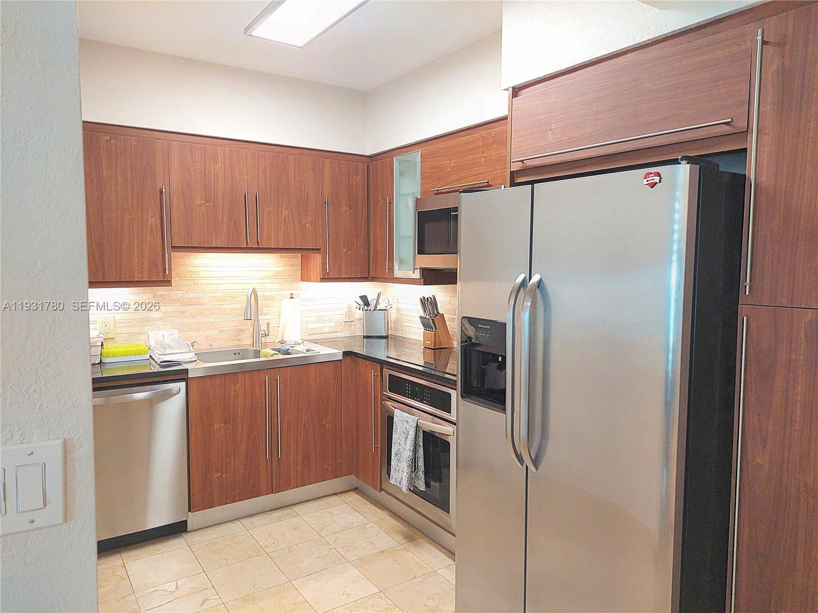 6365 Collins Ave #905, Miami Beach FL 33141