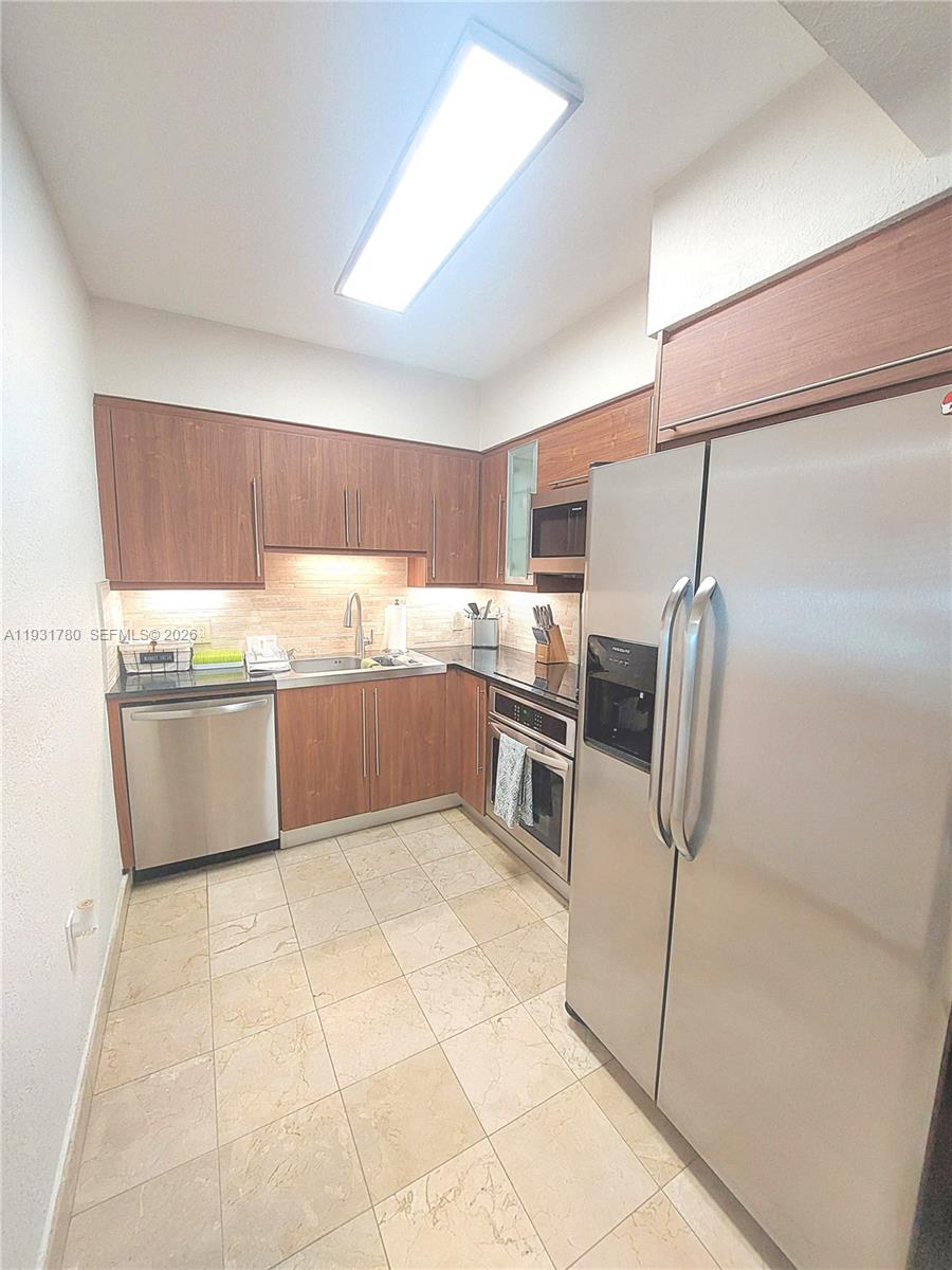 6365 Collins Ave #905, Miami Beach FL 33141