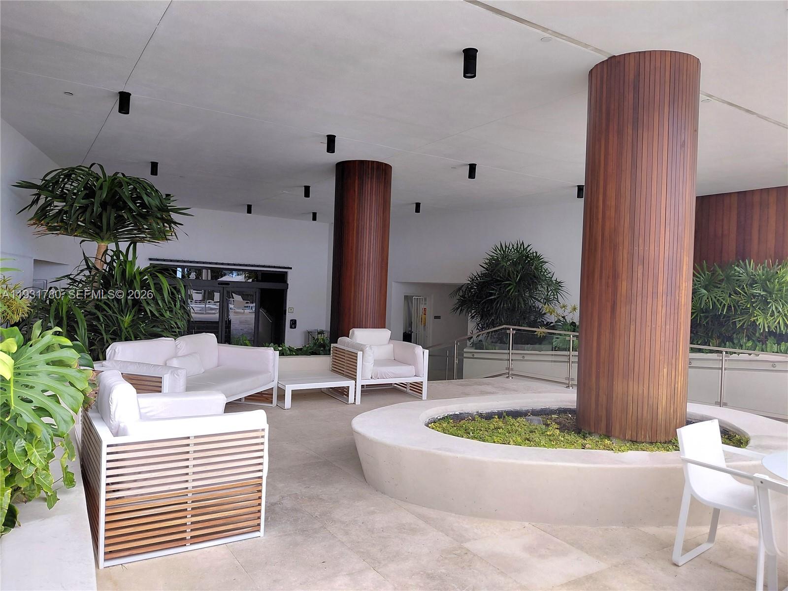 6365 Collins Ave #905, Miami Beach FL 33141