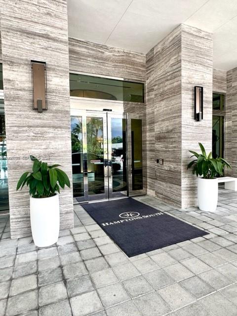 20201 E Country Club Dr #903, Aventura FL 33180