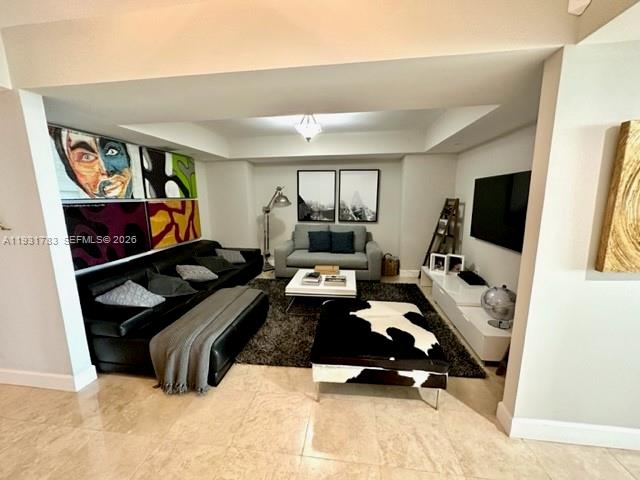 20201 E Country Club Dr #903, Aventura FL 33180