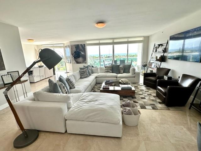 20201 E Country Club Dr #903, Aventura FL 33180