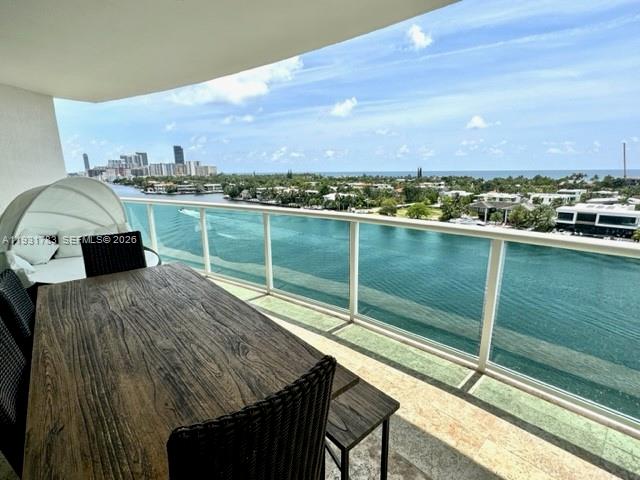 20201 E Country Club Dr #903, Aventura FL 33180