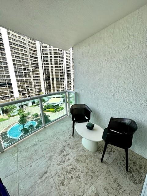 20201 E Country Club Dr #903, Aventura FL 33180