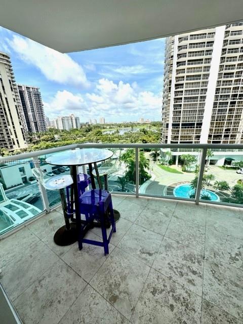 20201 E Country Club Dr #903, Aventura FL 33180