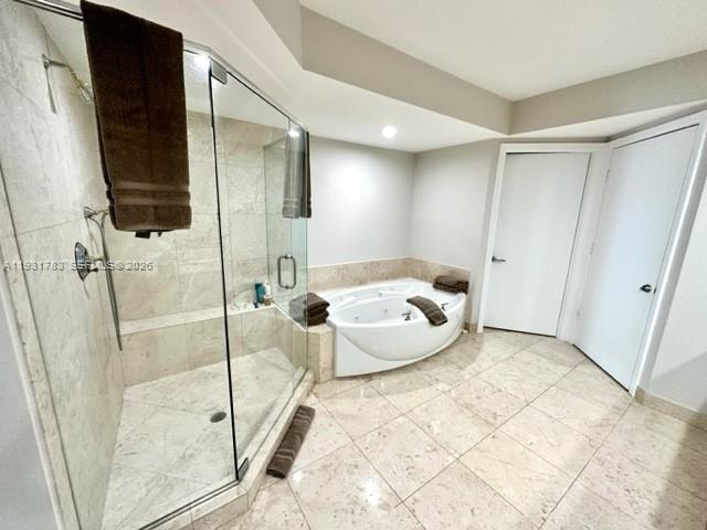 20201 E Country Club Dr #903, Aventura FL 33180