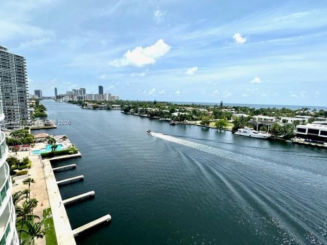 20201 E Country Club Dr #903, Aventura FL 33180