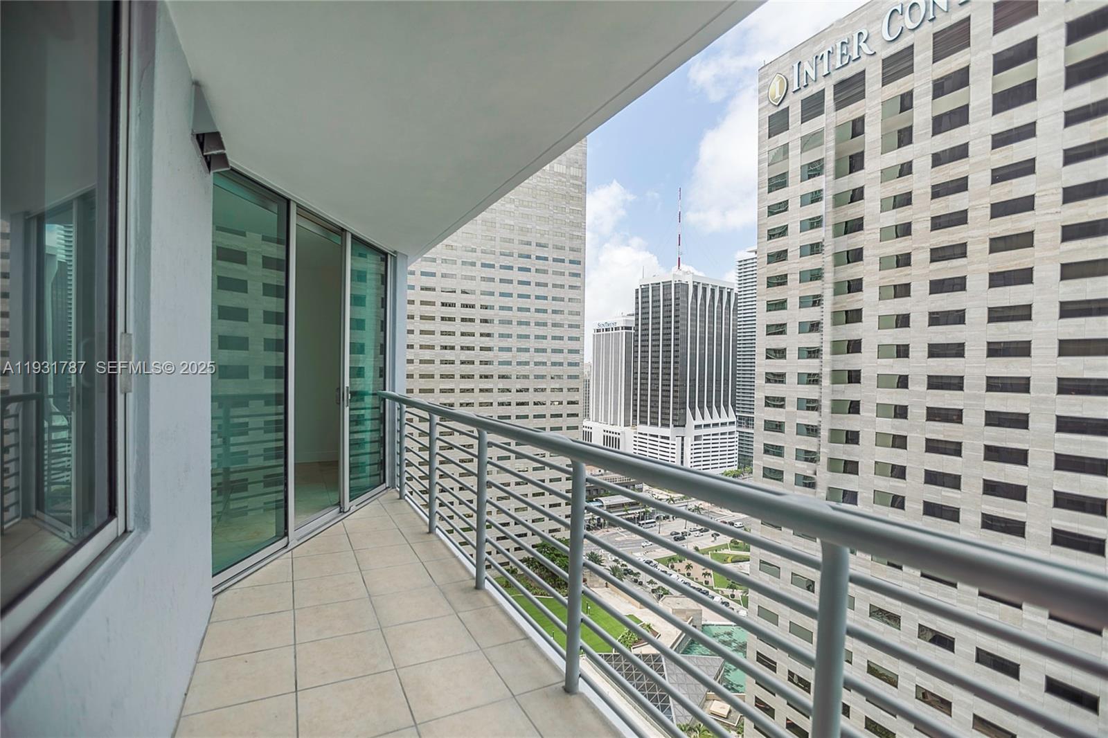 335 S Biscayne Blvd #2710, Miami FL 33131