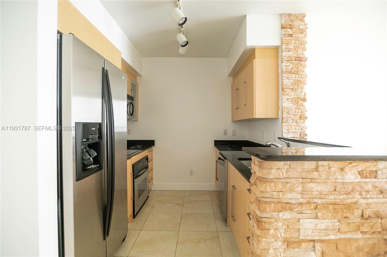 335 S Biscayne Blvd #2710, Miami FL 33131