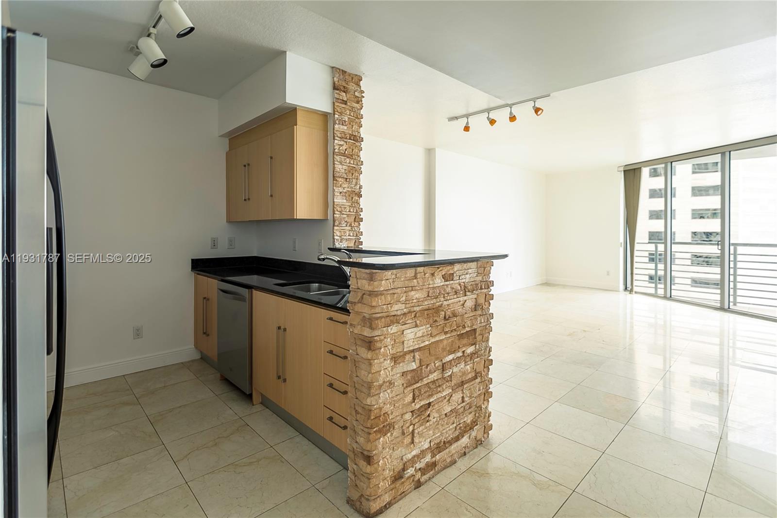 335 S Biscayne Blvd #2710, Miami FL 33131