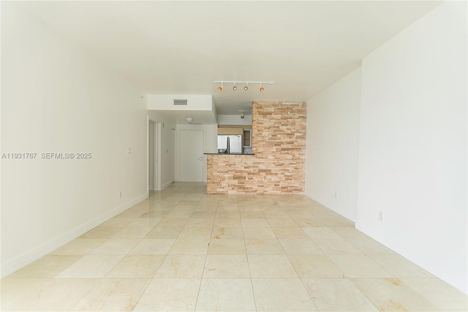 335 S Biscayne Blvd #2710, Miami FL 33131