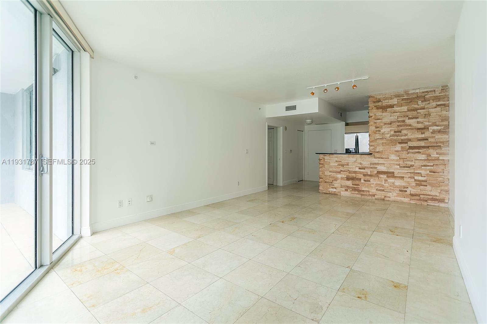 335 S Biscayne Blvd #2710, Miami FL 33131