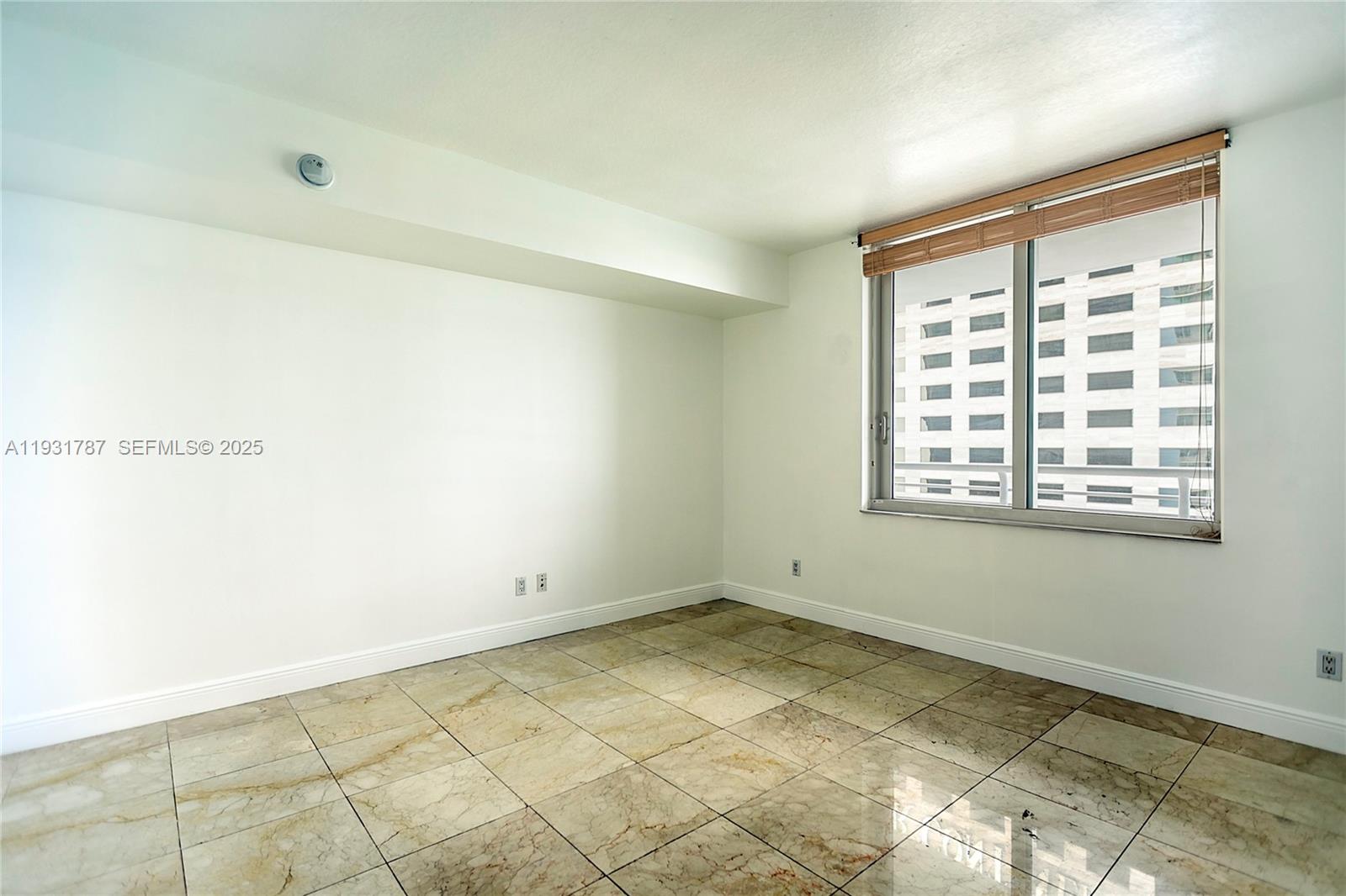 335 S Biscayne Blvd #2710, Miami FL 33131