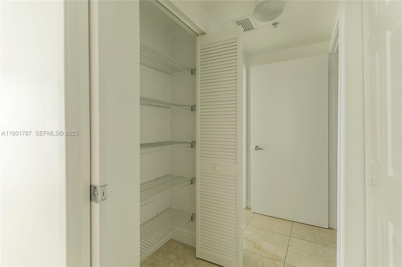 335 S Biscayne Blvd #2710, Miami FL 33131