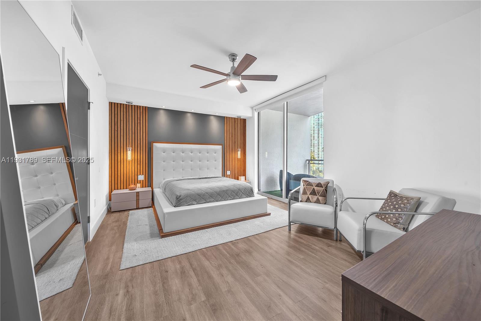 90 SW 3rd St #1213, Miami FL 33130