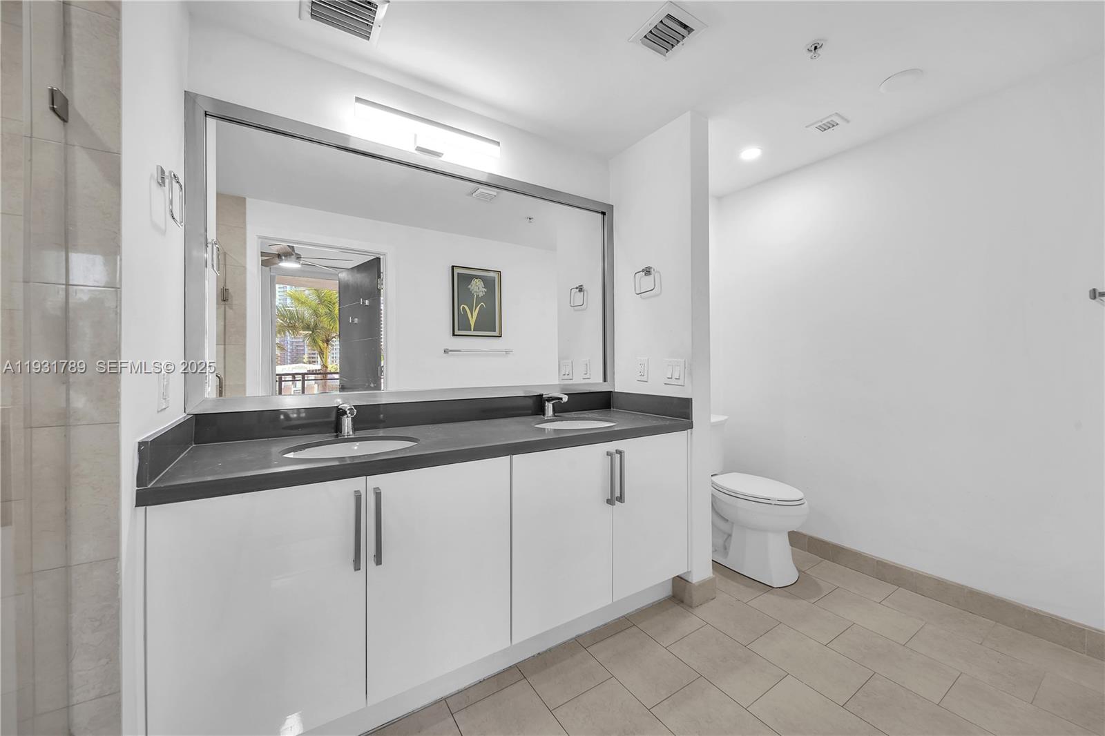 90 SW 3rd St #1213, Miami FL 33130