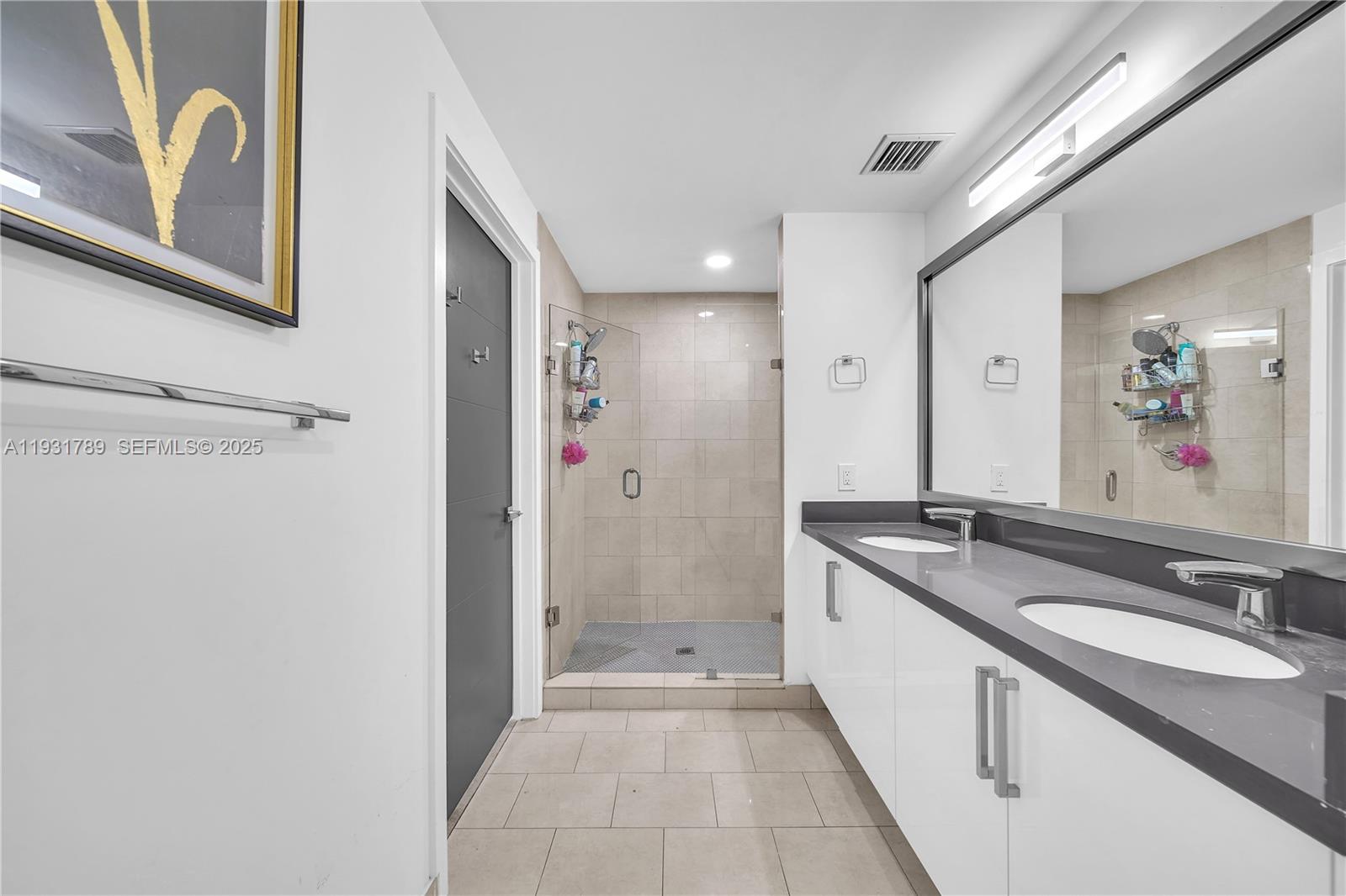 90 SW 3rd St #1213, Miami FL 33130